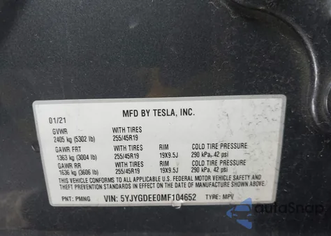 2021 Tesla Model Y Long Range Dual Motor All-Wheel Drive z USA, uszkodzony, nr VIN 5YJYGDEE0MF104652